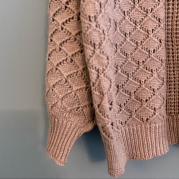 NWT PatPat Pointelle Open Weave V Neck Long Sleeve Sweater Mauve Beige S… - Picture 5 of 8